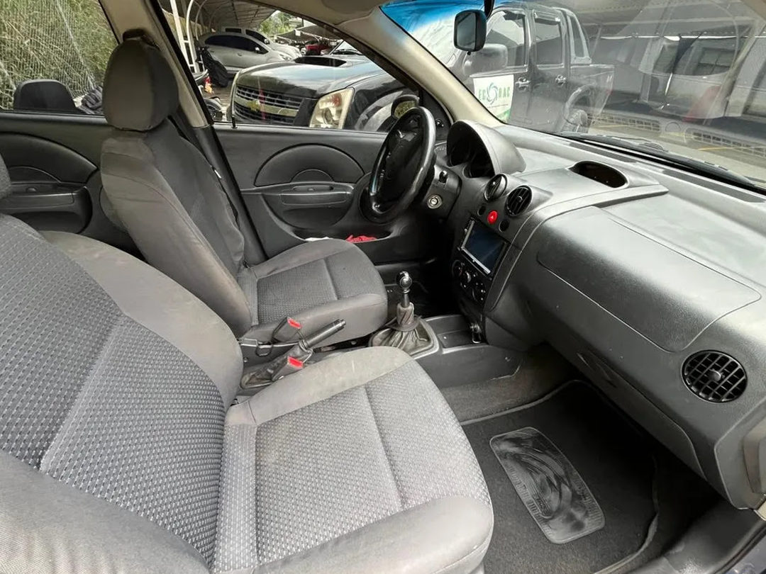 Chevrolet Aveo 1.5 Family 2010 2