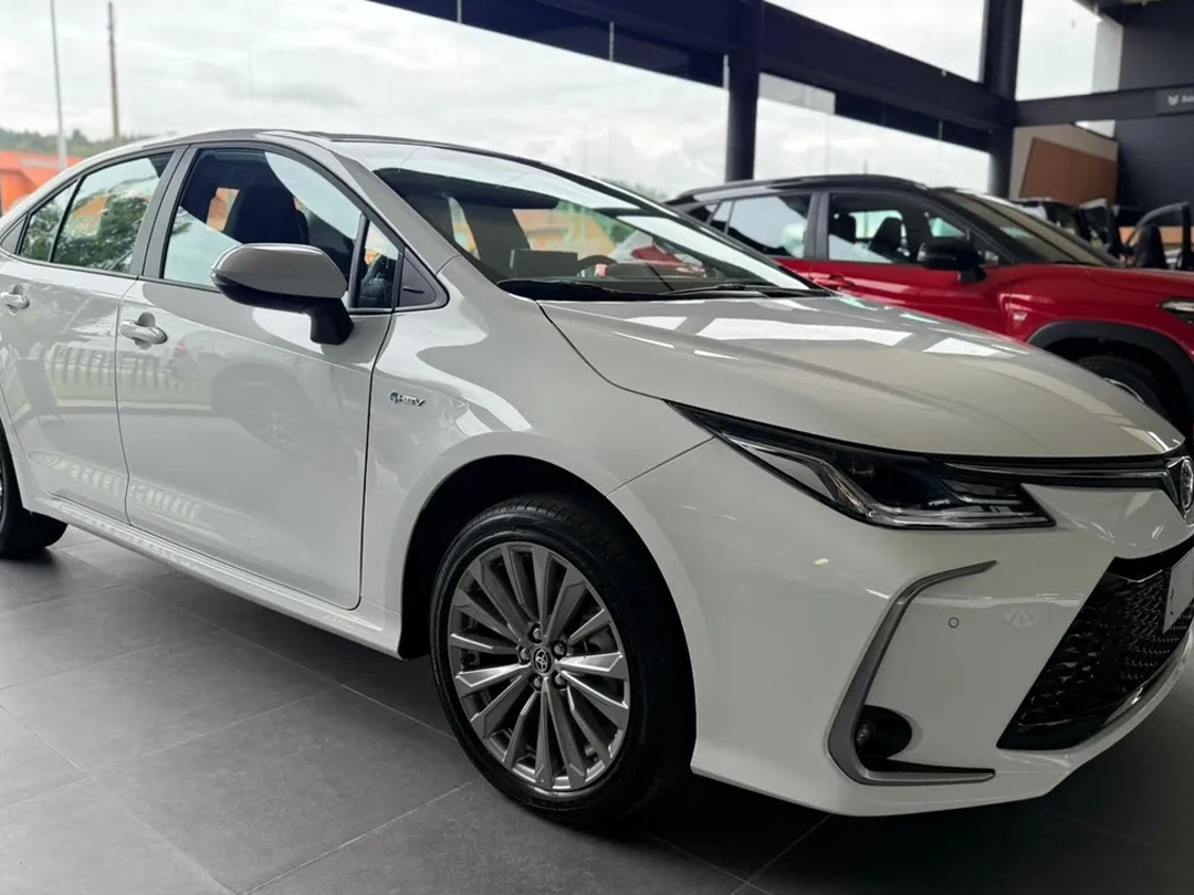 Toyota Corolla 1.8 Hev Xei 4