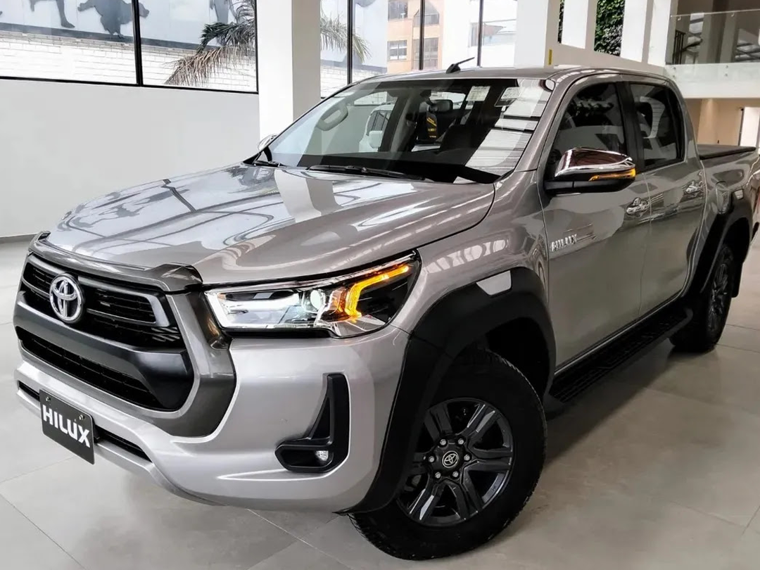 Toyota Hilux 2.7 4x4 full opcion 2