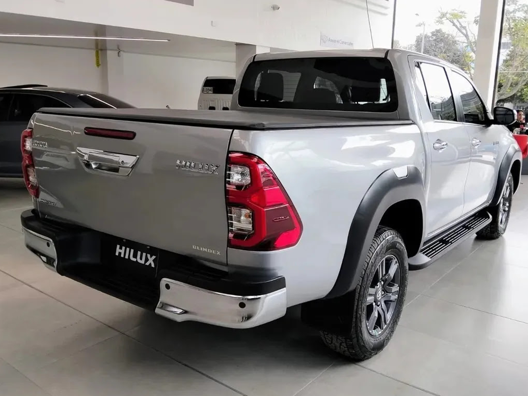 Toyota Hilux 2.7 4x4 full opcion 3