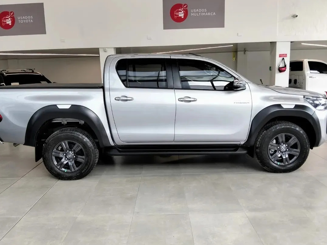Toyota Hilux 2.7 4x4 full opcion 4