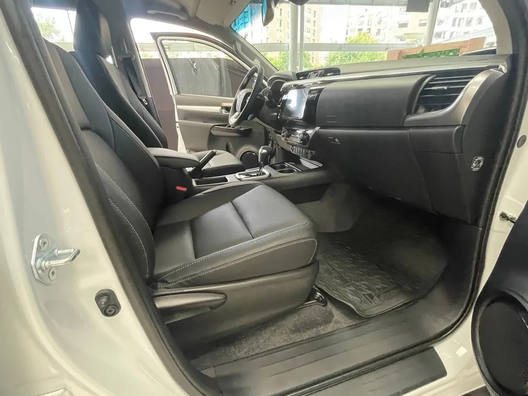 Toyota Hilux 2.8 Srx Diésel 4X4 Aut 1