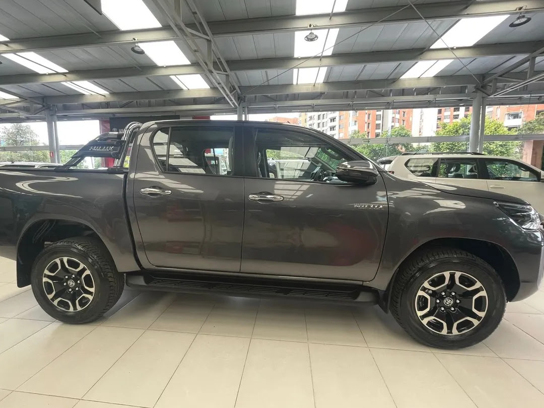 Toyota Hilux 2.8 Srx Diésel 4X4 Aut 3